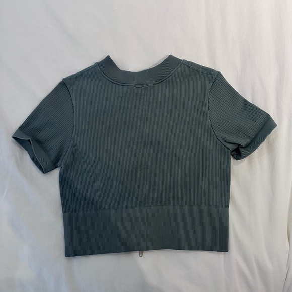 BO&TEE Ribbed short sleeve zip front top - Picture 4 of 5